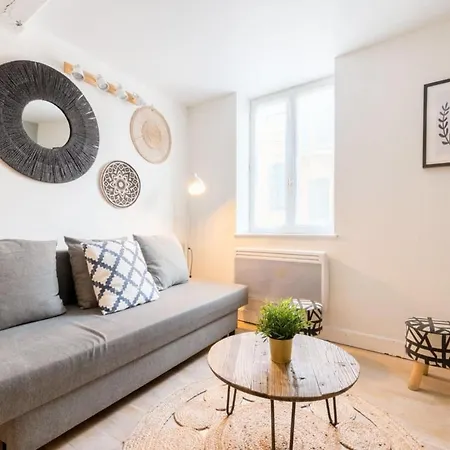 Apartment Vieux Functional Triplex *